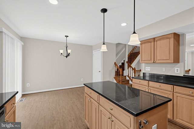 8893 EAGLE ROCK LN, Springfield, VA 22153