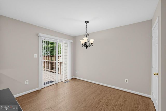 8893 EAGLE ROCK LN, Springfield, VA 22153