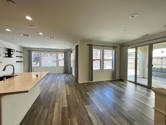 1031 Calle Deceo, Chula Vista, CA 91913