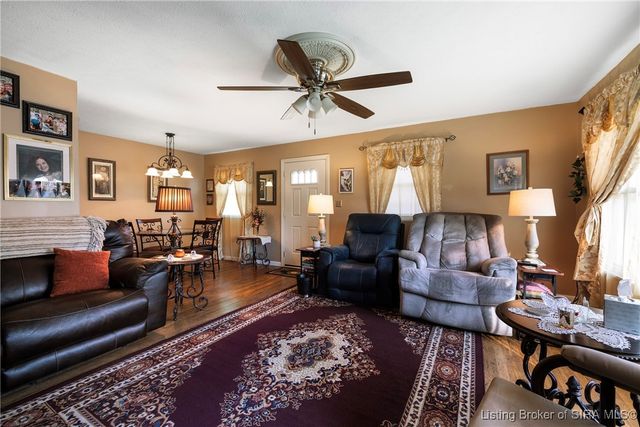 1528 E 8th Street, Jeffersonville, IN 47130