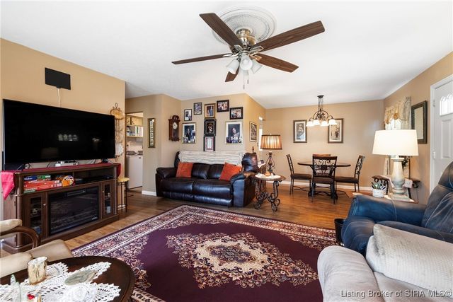 1528 E 8th Street, Jeffersonville, IN 47130