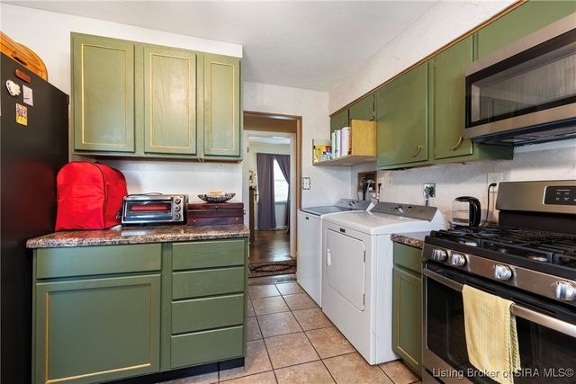 1528 E 8th Street, Jeffersonville, IN 47130