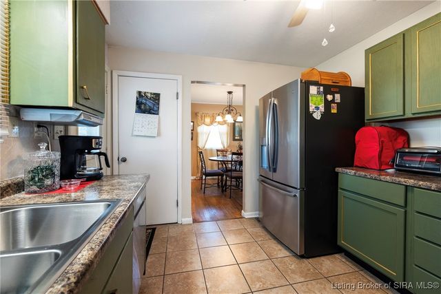 1528 E 8th Street, Jeffersonville, IN 47130