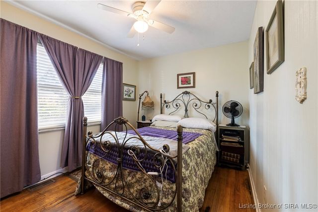 1528 E 8th Street, Jeffersonville, IN 47130