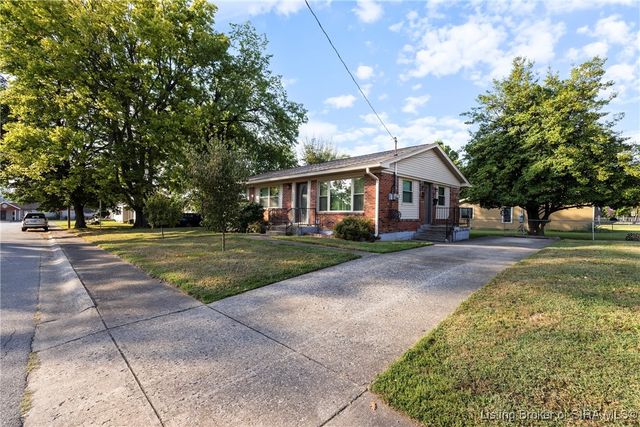 1528 E 8th Street, Jeffersonville, IN 47130