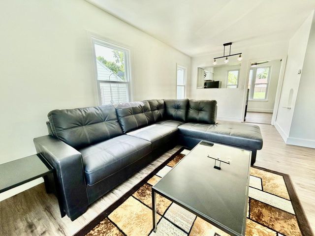 5037 N 74th STREET, Milwaukee, WI 53218