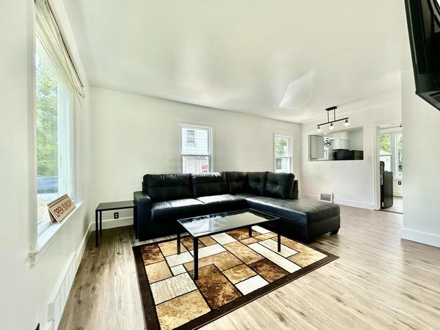 5037 N 74th STREET, Milwaukee, WI 53218
