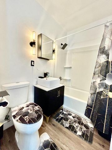5037 N 74th STREET, Milwaukee, WI 53218