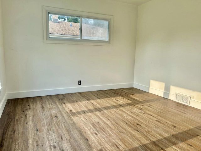 5037 N 74th STREET, Milwaukee, WI 53218