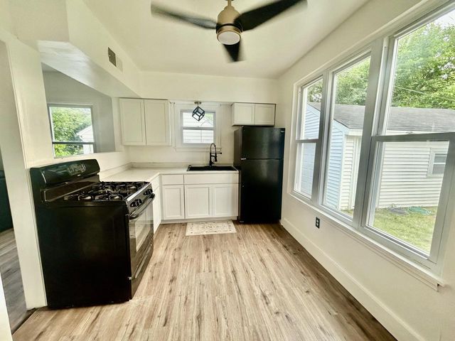5037 N 74th STREET, Milwaukee, WI 53218