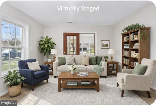 12 CANDLELIGHT CIR, Columbus, NJ 08022