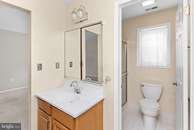 12 CANDLELIGHT CIR, Columbus, NJ 08022