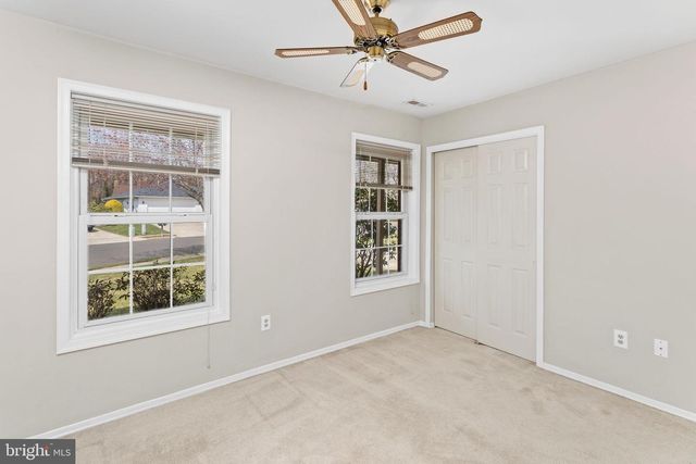 12 CANDLELIGHT CIR, Columbus, NJ 08022