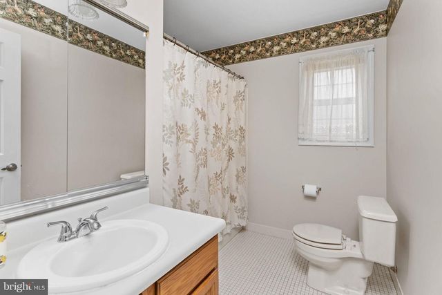 12 CANDLELIGHT CIR, Columbus, NJ 08022