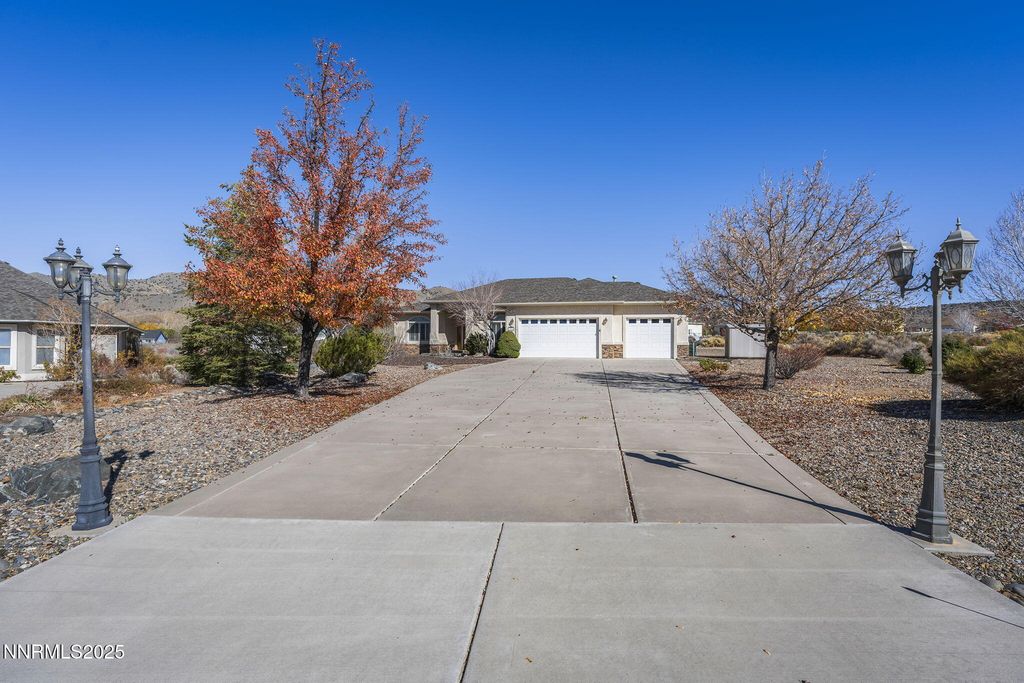 1524 Brandi Rose Way, Minden, NV 89423