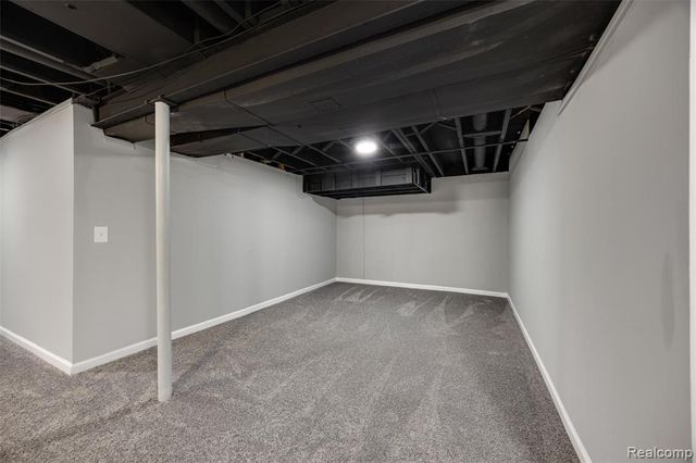 19647 Osmus Street, Livonia, MI 48152