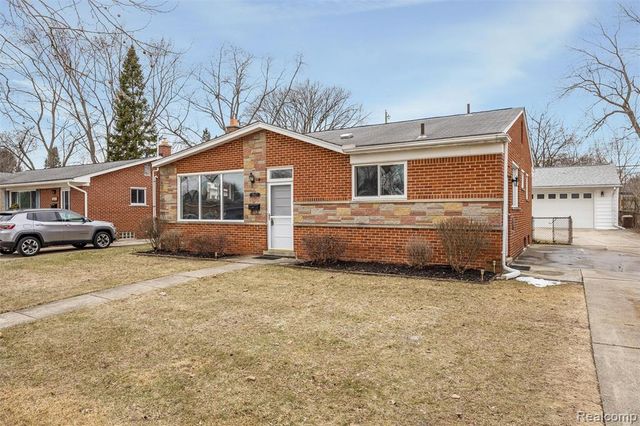 19647 Osmus Street, Livonia, MI 48152