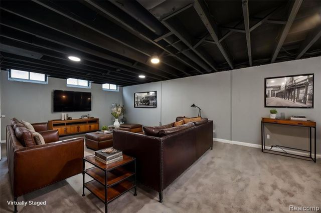 19647 Osmus Street, Livonia, MI 48152