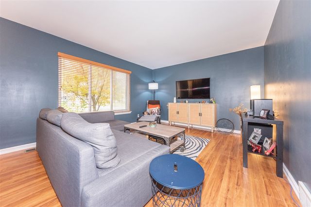 14220 Knolson Street, Livonia, MI 48154