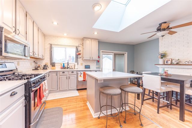 14220 Knolson Street, Livonia, MI 48154