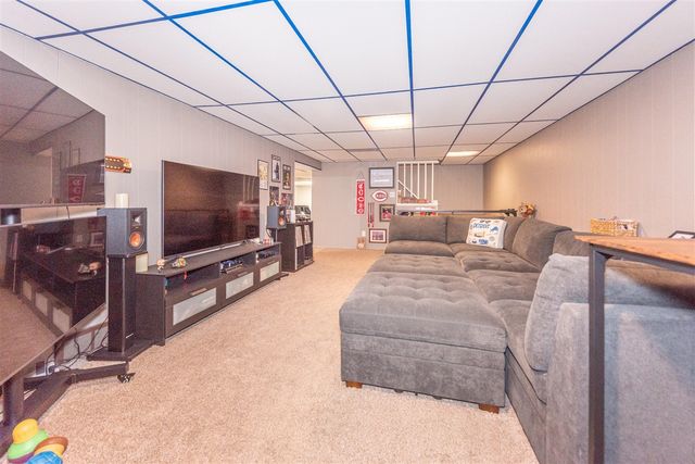 14220 Knolson Street, Livonia, MI 48154