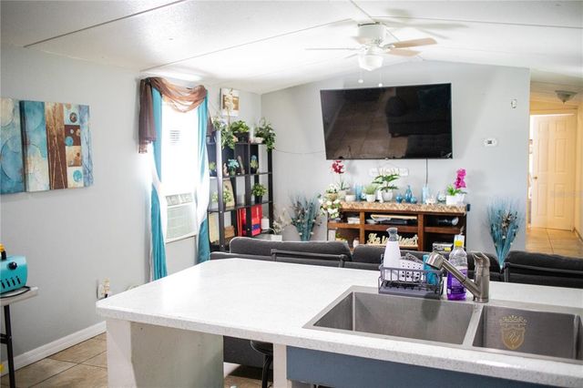 860 N 6TH STREET, Orlando, FL 32820