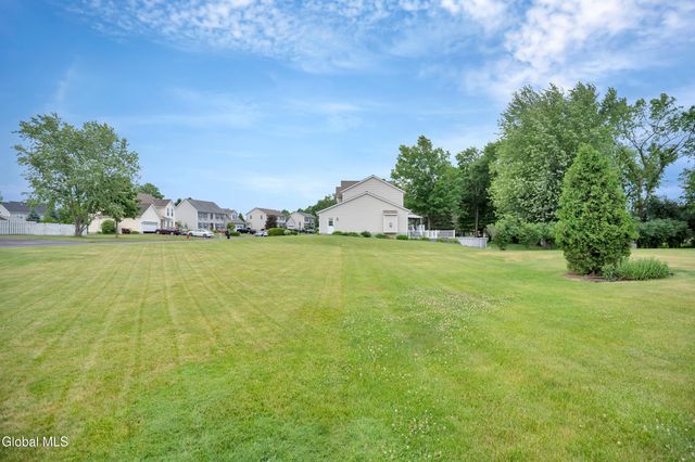 16 Tamara Court, East Greenbush, NY 12061