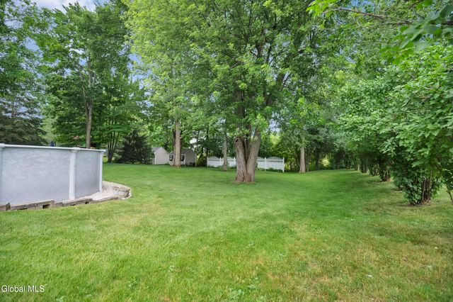 16 Tamara Court, East Greenbush, NY 12061