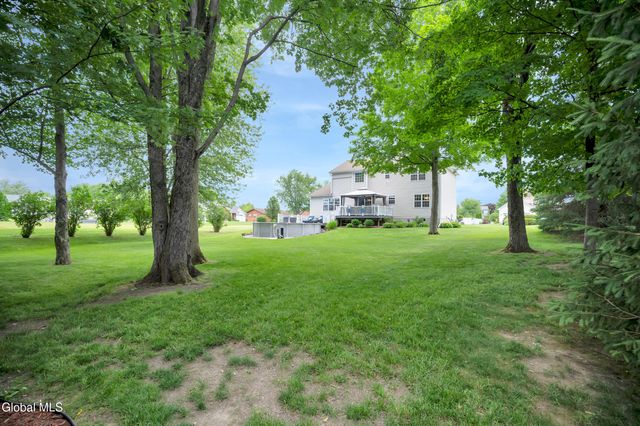 16 Tamara Court, East Greenbush, NY 12061