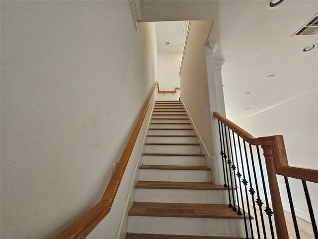 9633 Riddlewood Lane, Houston, TX 77025