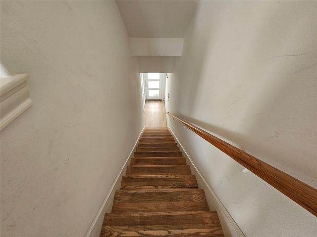 9633 Riddlewood Lane, Houston, TX 77025