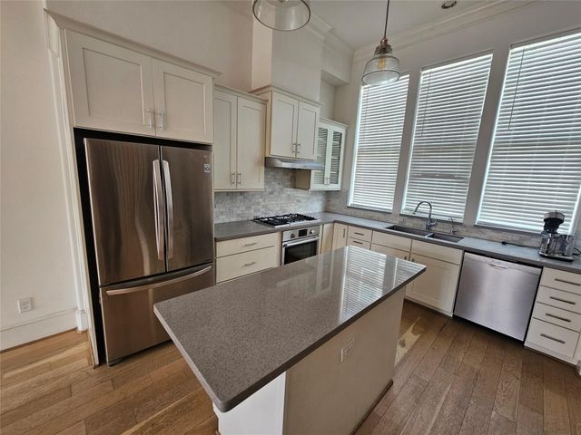 9633 Riddlewood Lane, Houston, TX 77025