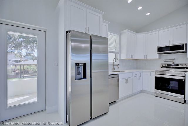 159 Bougainvillea Street NE, Lake Placid, FL 33852