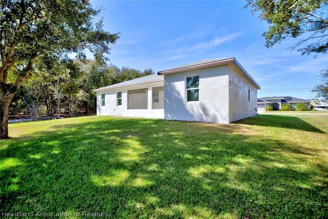159 Bougainvillea Street NE, Lake Placid, FL 33852