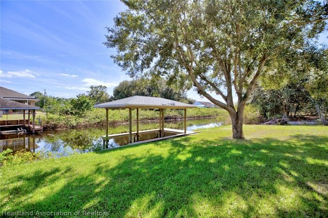 159 Bougainvillea Street NE, Lake Placid, FL 33852