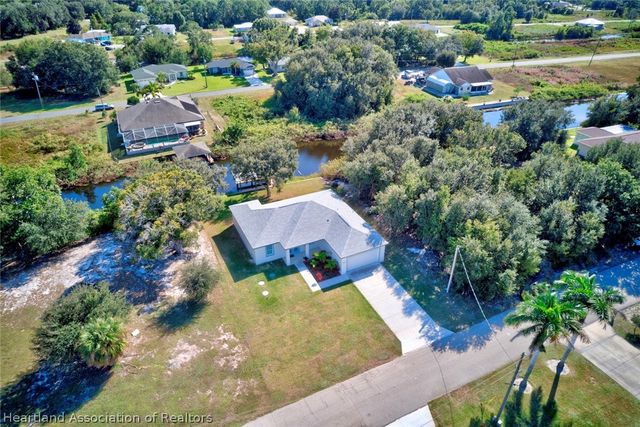159 Bougainvillea Street NE, Lake Placid, FL 33852