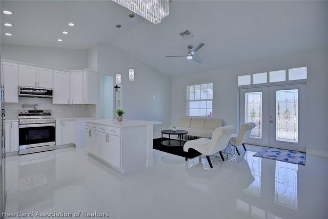 159 Bougainvillea Street NE, Lake Placid, FL 33852