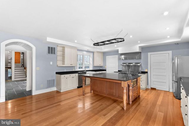 15625 BRITENBUSH CT, Waterford, VA 20197