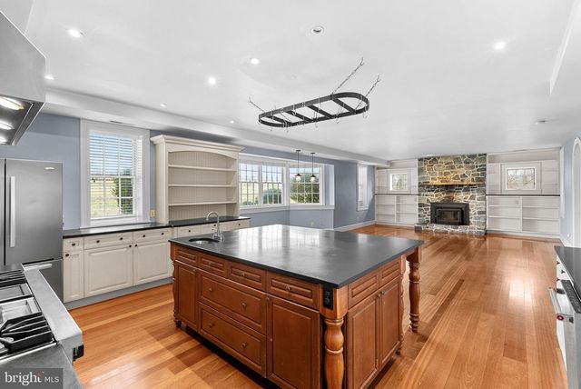 15625 BRITENBUSH CT, Waterford, VA 20197