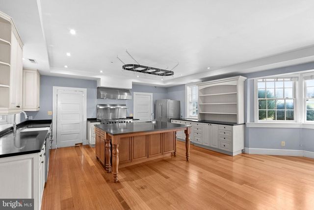 15625 BRITENBUSH CT, Waterford, VA 20197