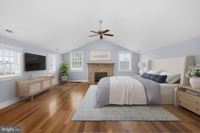 15625 BRITENBUSH CT, Waterford, VA 20197