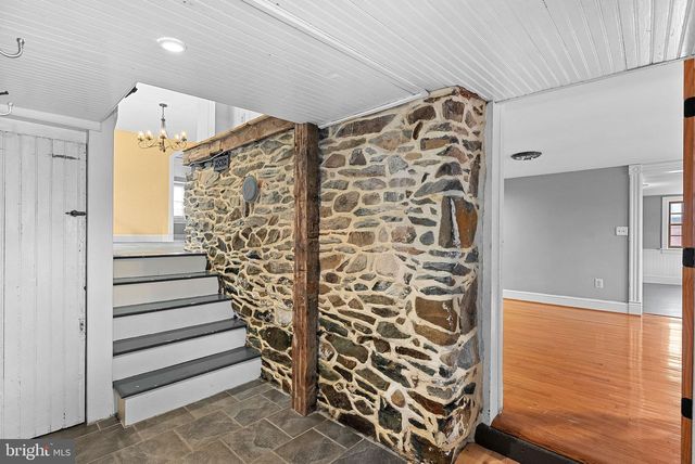 15625 BRITENBUSH CT, Waterford, VA 20197