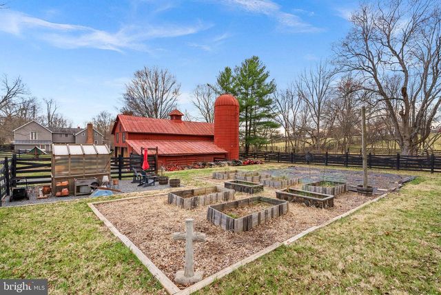 15625 BRITENBUSH CT, Waterford, VA 20197