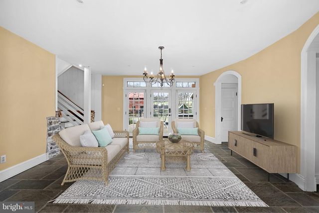 15625 BRITENBUSH CT, Waterford, VA 20197