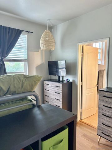 3030 Beachwood Bluff, San Diego, CA 92117