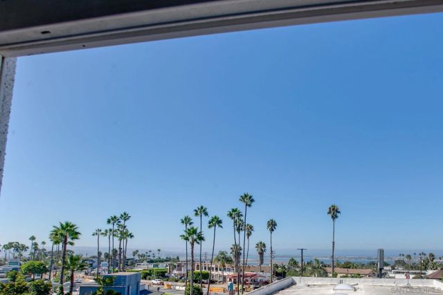 3030 Beachwood Bluff, San Diego, CA 92117