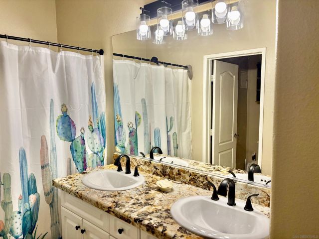 3030 Beachwood Bluff, San Diego, CA 92117