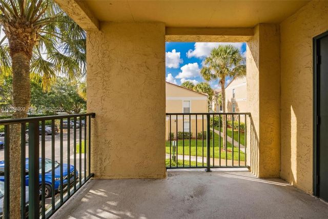 977 Riverside Drive 220, Coral Springs, FL 33071