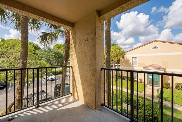 977 Riverside Drive 220, Coral Springs, FL 33071