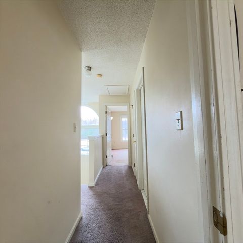 48 Castlegate Dr 48, Springfield, MA 01129